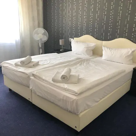 Royal Hotel