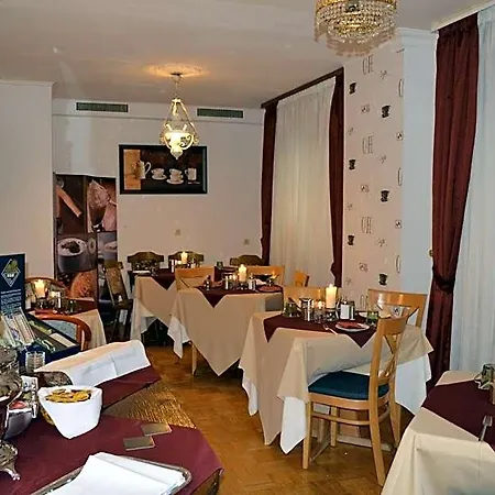 Royal Hotel